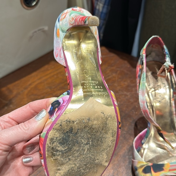 Pink/flower pattern Ted Baker open toe heels. - Picture 3 of 3